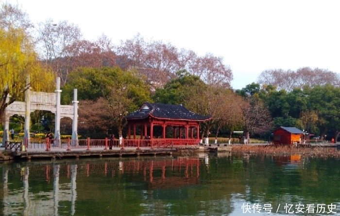 『诱鱼』有效钓鲫鱼的3个办法,做窝补窝和调钓,和应对技巧