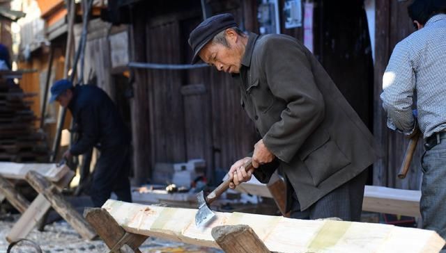  「道理」俗语“木匠不做齐头料，屠夫不杀五爪猪”，这样的规矩
