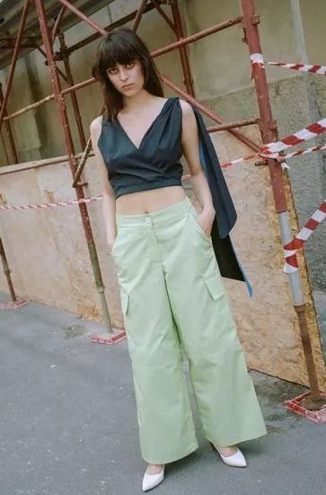 初秋穿阔腿裤，这3款绝不能碰!谁穿谁矮胖...