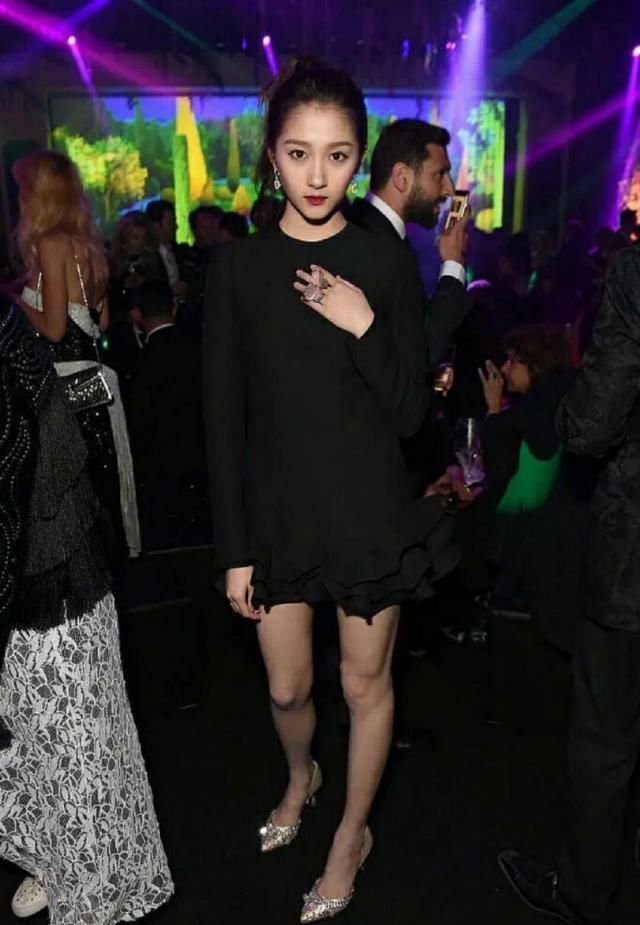 关晓彤真厉害!网友:18岁就敢这么放肆?