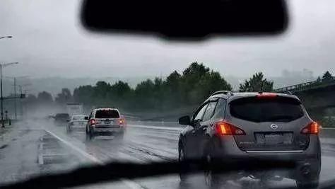 大规模暴雨马上杀来！还有雷暴+大风+降温！