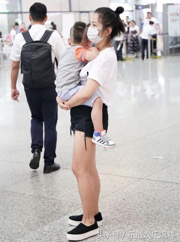 何洁被指婚内出轨后8个月才反击，是忍无可忍还是想炒作?