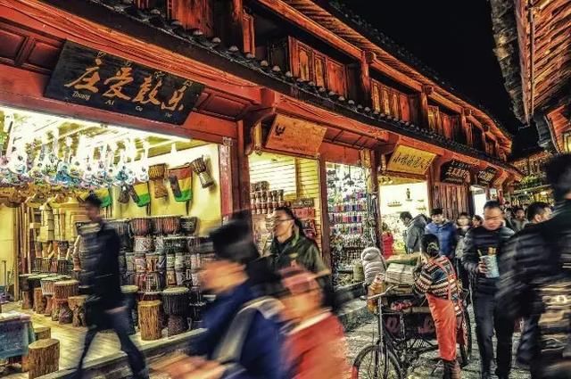 再过一个月，国内这处桃花盛景就要藏不住啦！囊括高原最美雪山！