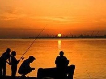  「黄金」秋季是钓鱼的“黄金期”，这三个时间段去钓，鱼多还好