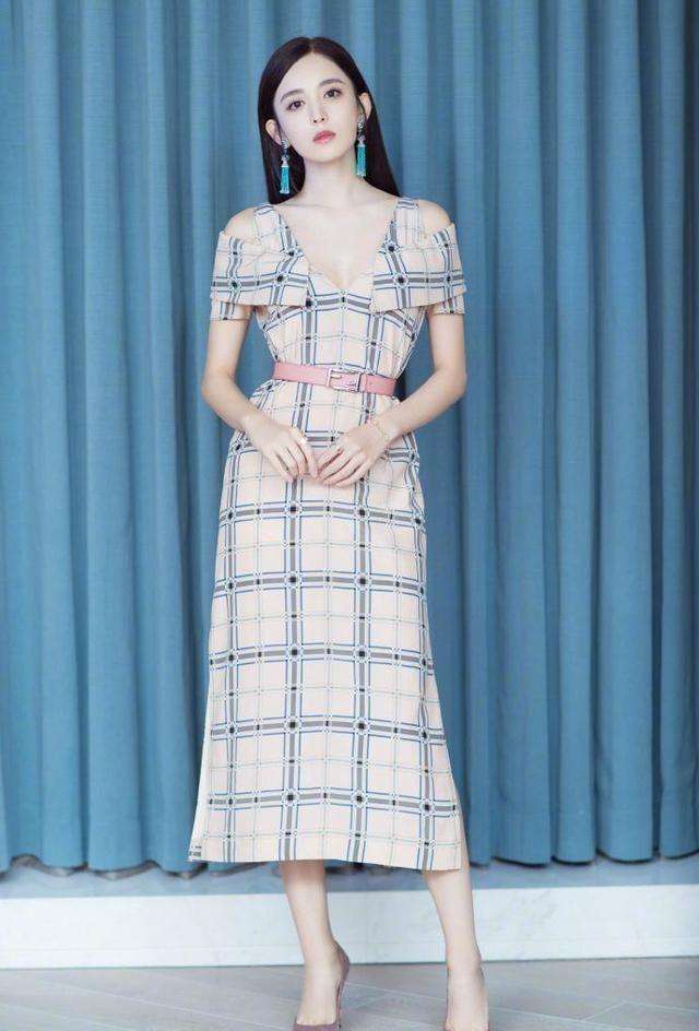 古力娜扎近看瘦如排骨, 看来还是远观比较美啊!