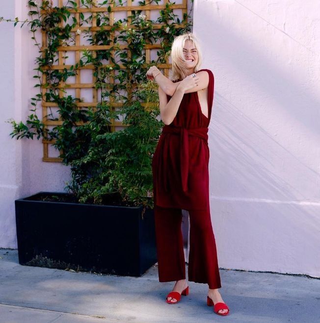 舒适、时尚、显腿长!这个夏天,时髦界都在pick澡堂拖!