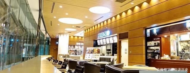  「餐饮」机场5元一碗的泡面敞开供应，难道这次机场事件，天下的