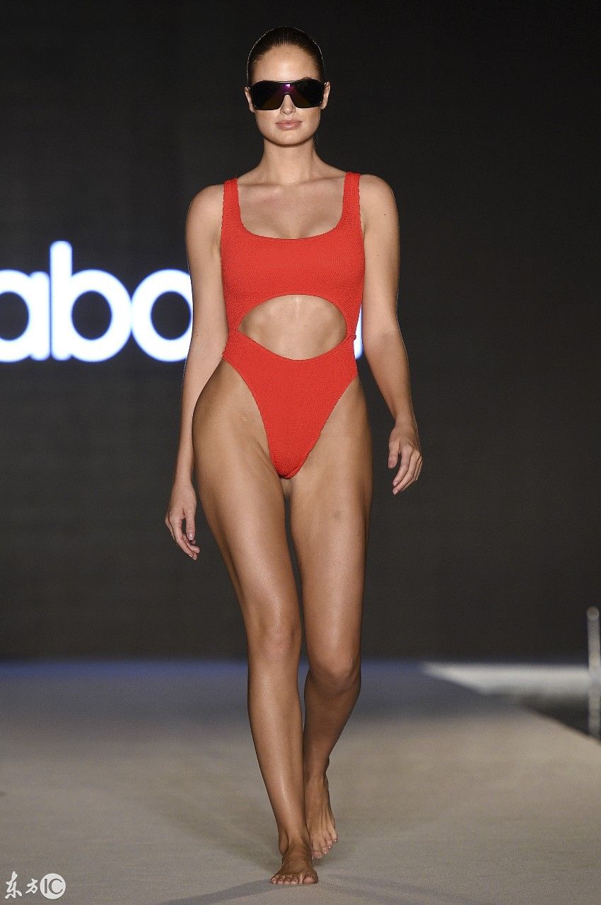 女神出没，请注意!2019年迈阿密时装周泳装速递