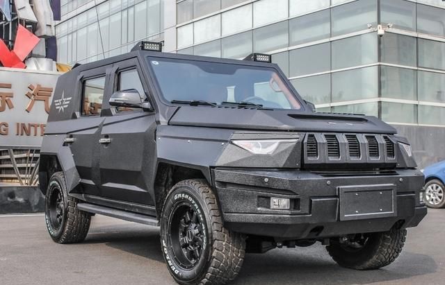  『SUV』北汽打造出的又一“硬汉子”SUV，防弹玻璃扶持，前脸神似猛禽
