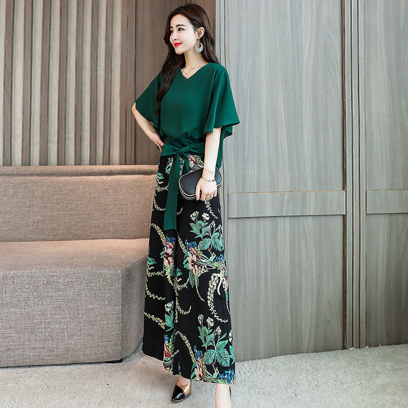 想不到竟这么迷人，美的我一愣一愣，因阔腿裤套装美的搭配