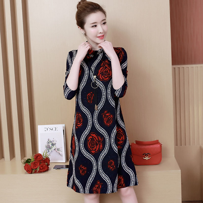 遇见“棉麻”薄秋裙，虽不华丽但舒适保暖，推荐60后穿，贼美