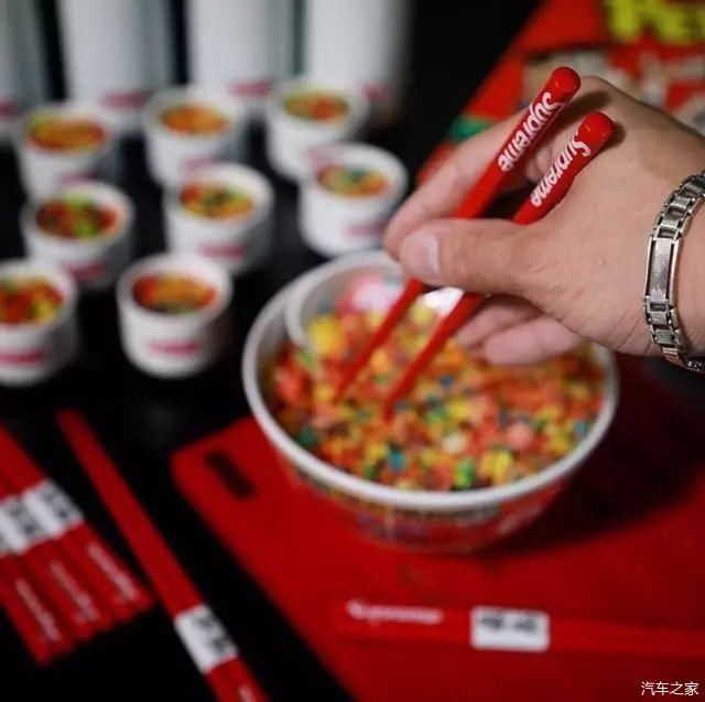  「汽车」万物皆可“Supreme”，汽车联名又会怎样？