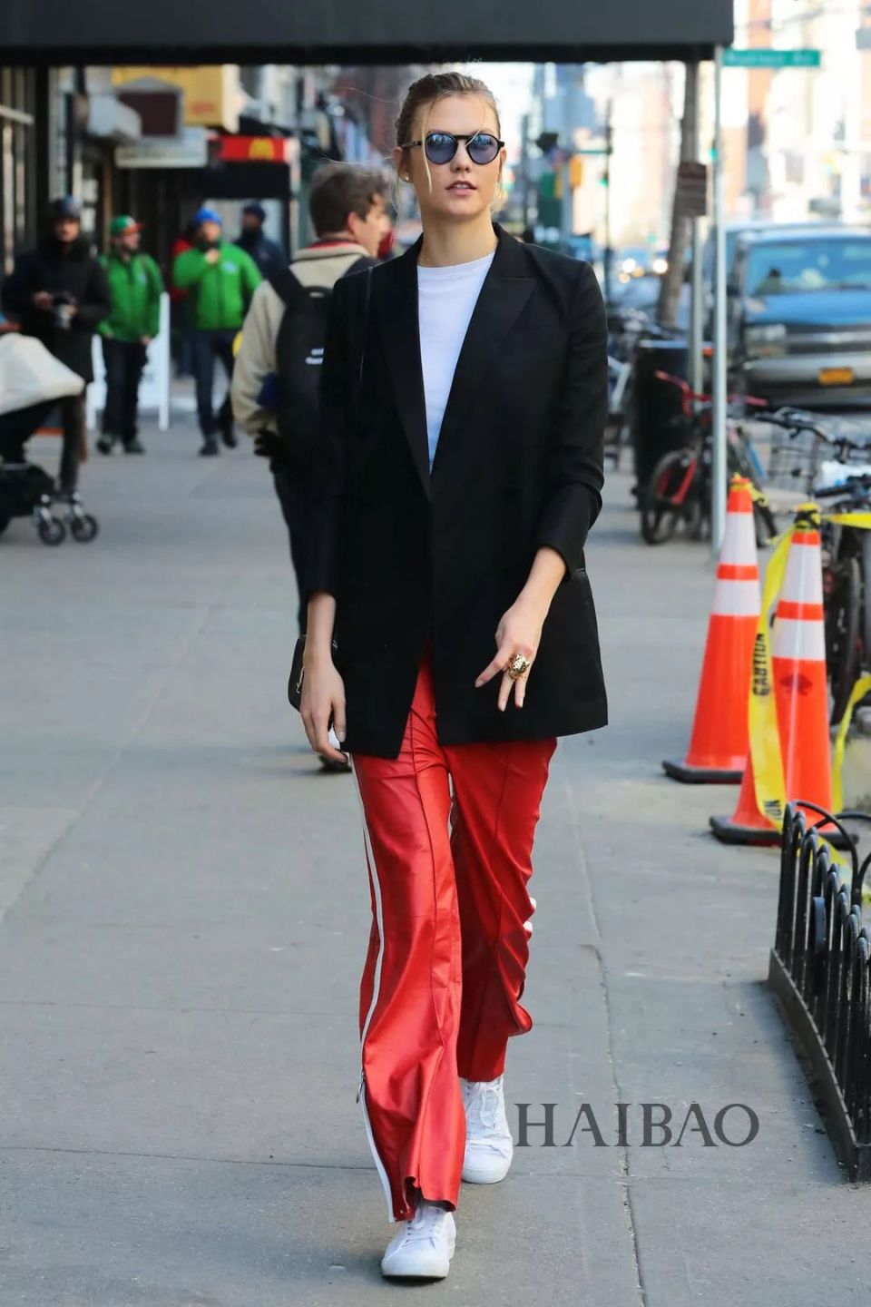 大长腿是老天爷赏饭，可她要过的人生是靠自己来赚!