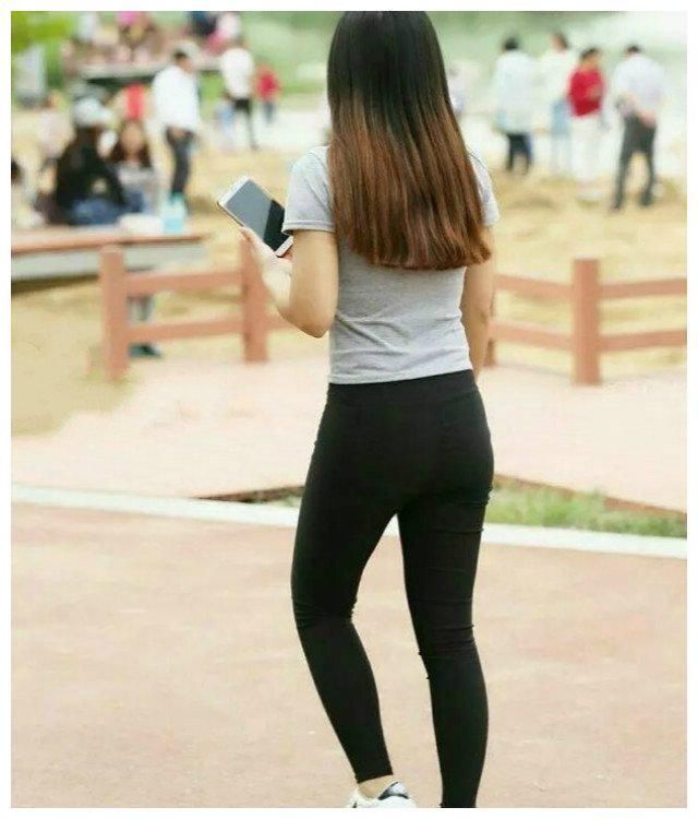 极具潮流范的打底裤搭配，让你成为最时尚的女人!