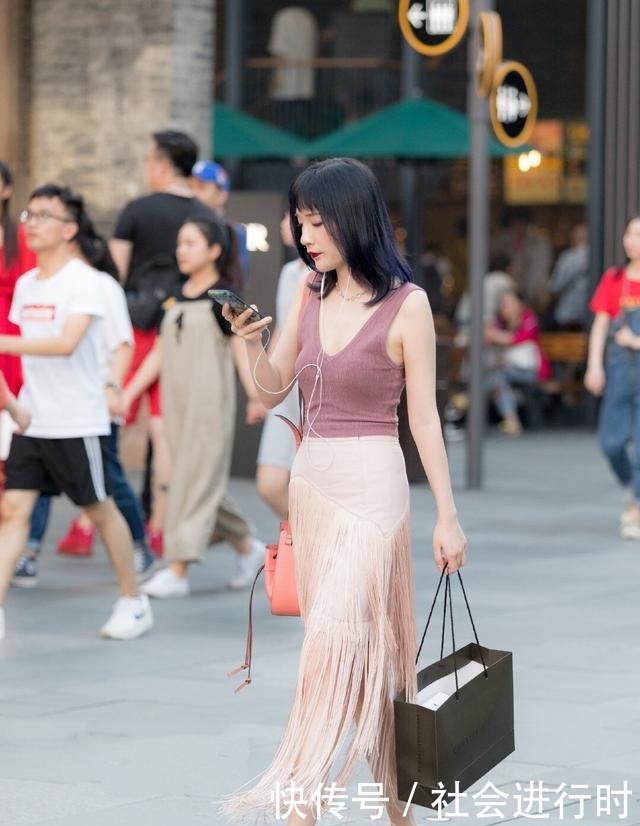  『搭配一双』长腿配美鞋最吸睛！一个会穿又会拍的潮人，首先你要有一双高跟鞋