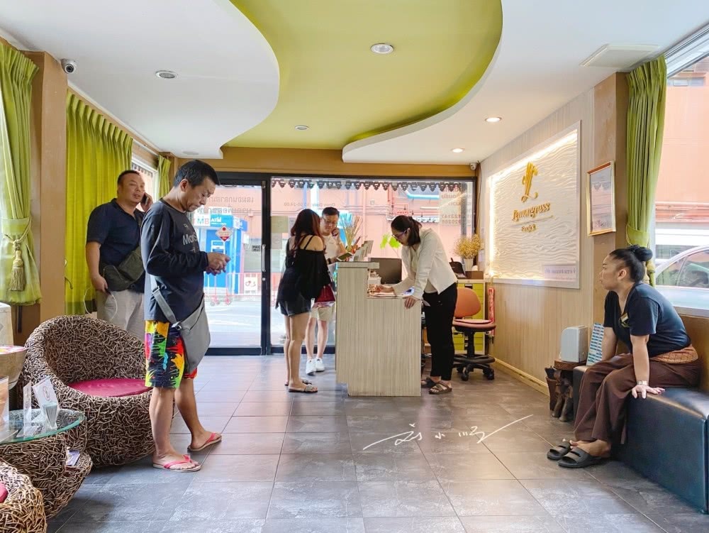 全世界按摩最便宜的国家,满大街都是按摩店,外国游客天天都想按