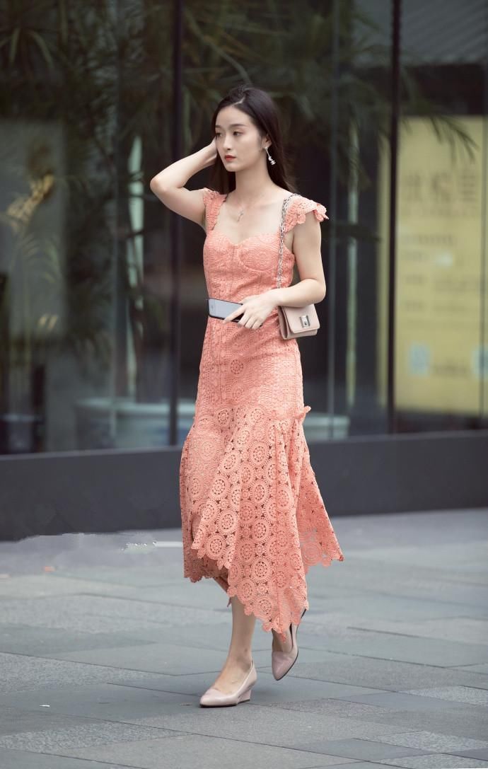 东莞街拍 在一座美女如云的城市 你偶遇美女，总忍不住多看几遍