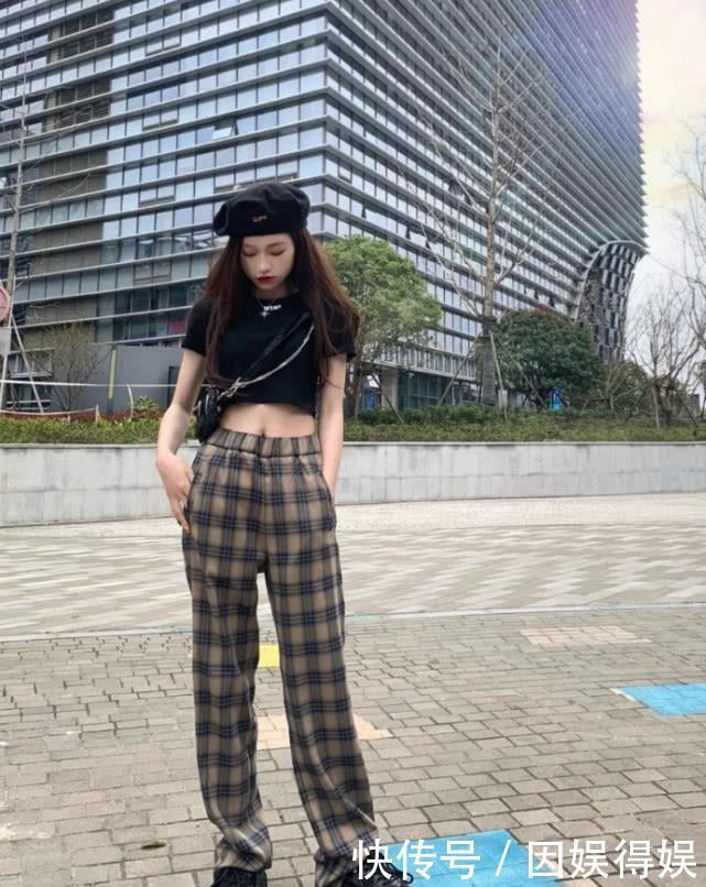 针织衫:今夏最流行的BM格纹裤,比阔腿裤显瘦,比拖地裤显腿长,赶紧买