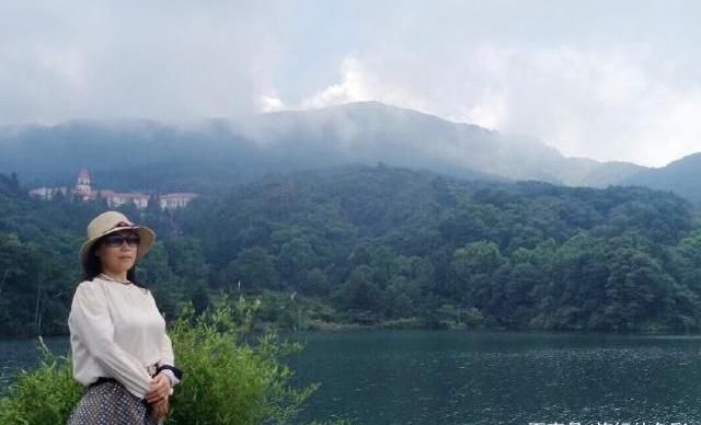 国内这个景区令网友们气愤，中国人收门票，日本人等外国人免费！