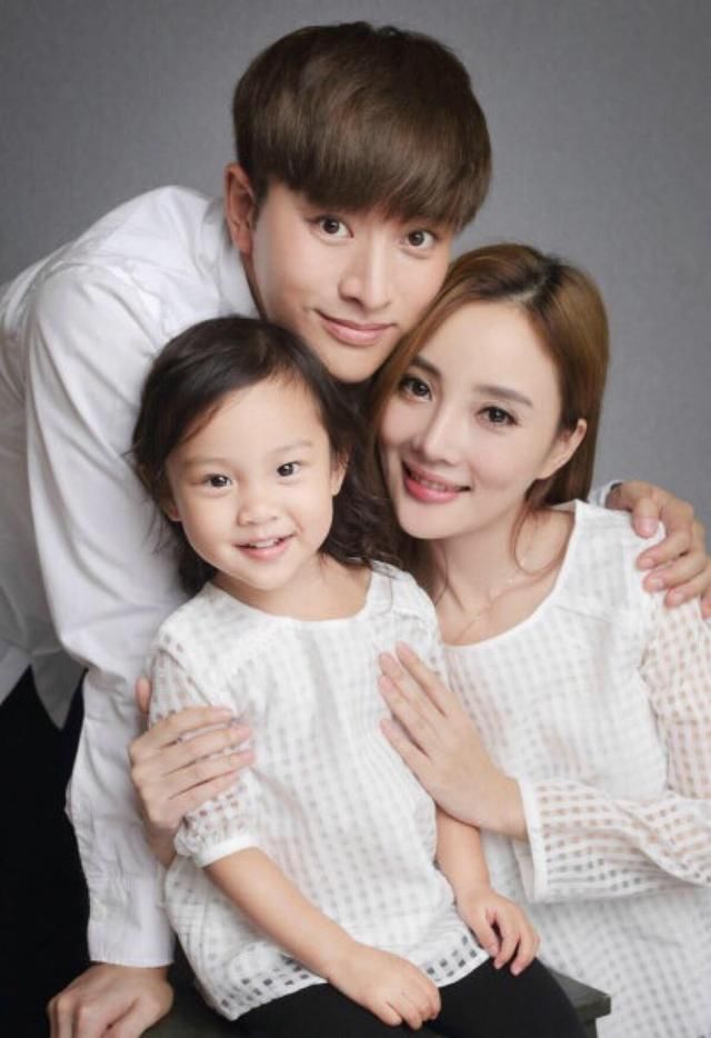 李小璐和PGone还有联系?两人一起开网店,男方罕见回应内情