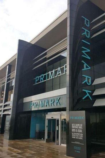 停车场下陷惊现百年地下洞穴 或为一战时期军事训练场