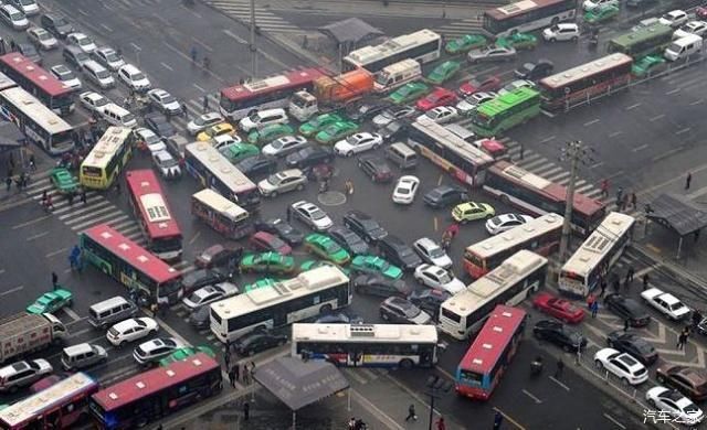  取消|秒读的红绿灯很方便，为什么很多城市却取消了？原因很简单