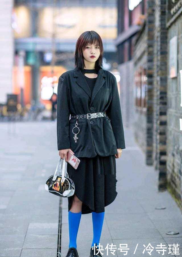 【施粉黛】街拍美女:清新自然,不施粉黛,简约温婉,和颜悦色,过目不忘