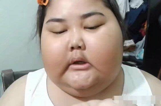 包子脸女生直播化妆，妆后网友直呼：应该生在唐朝！