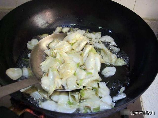  『栀子花』栀子花，观赏之后别浪费!凉拌栀子花，清热去火，夏季最配的美食!