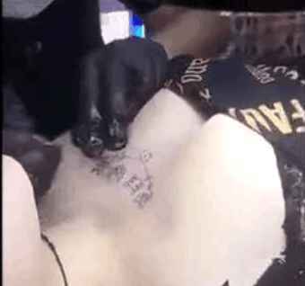 广东90后漂亮女孩第一次纹身, 看第1张图 网友: 这是纹在哪里?