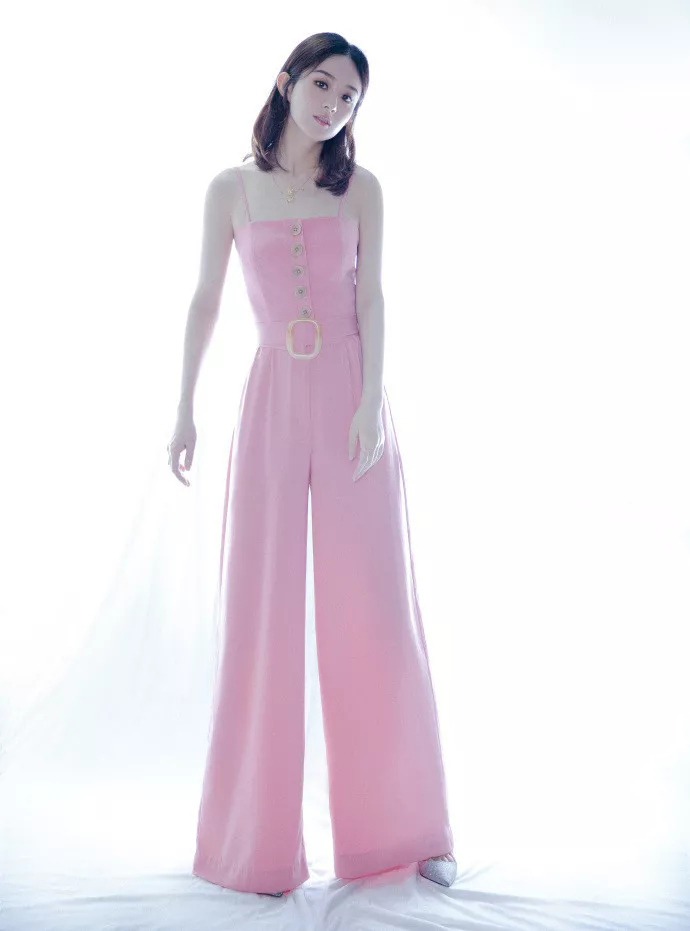 赵丽颖复出了！蚂蚁腰升级力破怀孕传闻！网友却直言土成农村小妹