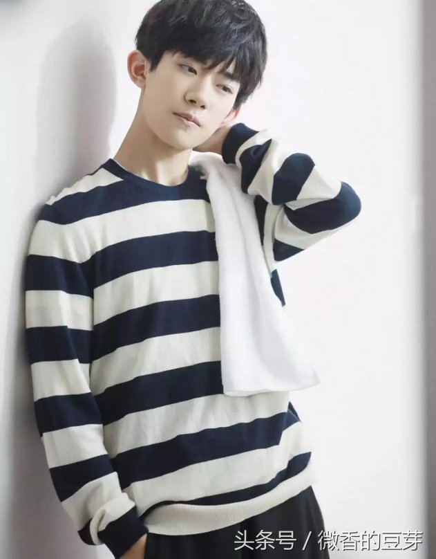 易烊千玺一飞冲天，侧面“鸡冠头”帅炸，汪涵看了都笑到合不拢嘴