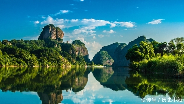 天工造化龙虎山,碧水丹山天下绝