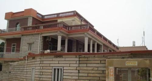  #火爆#在农村, 之前火爆的“瓷片墙”, 如今却无人问津, 这是咋