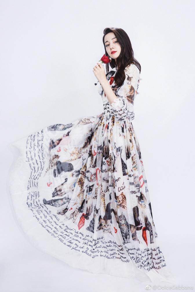 热巴这次穿的花裙子难度太高，异域风情不是你想穿就能穿得出来！