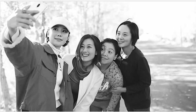 《花开时节》:陈冠英孙萍丽 讲述在新疆采棉的故事