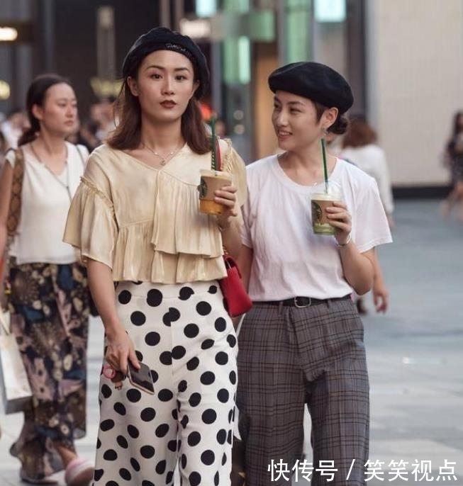 美女@青春又靓丽，展现女神气质！，美女街拍：曼妙身姿的小姐姐