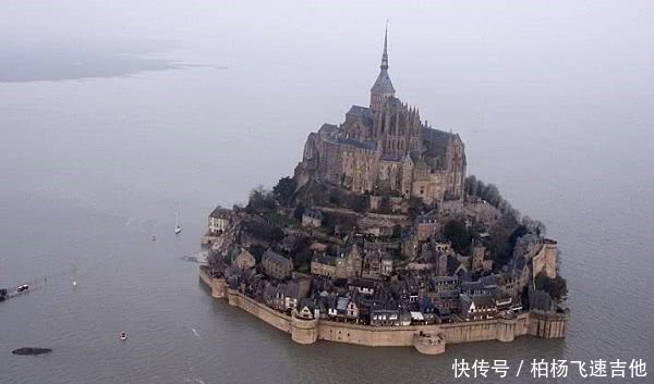 这个城堡废弃了158年，被土豪重金买下改造，结果让人意想不到