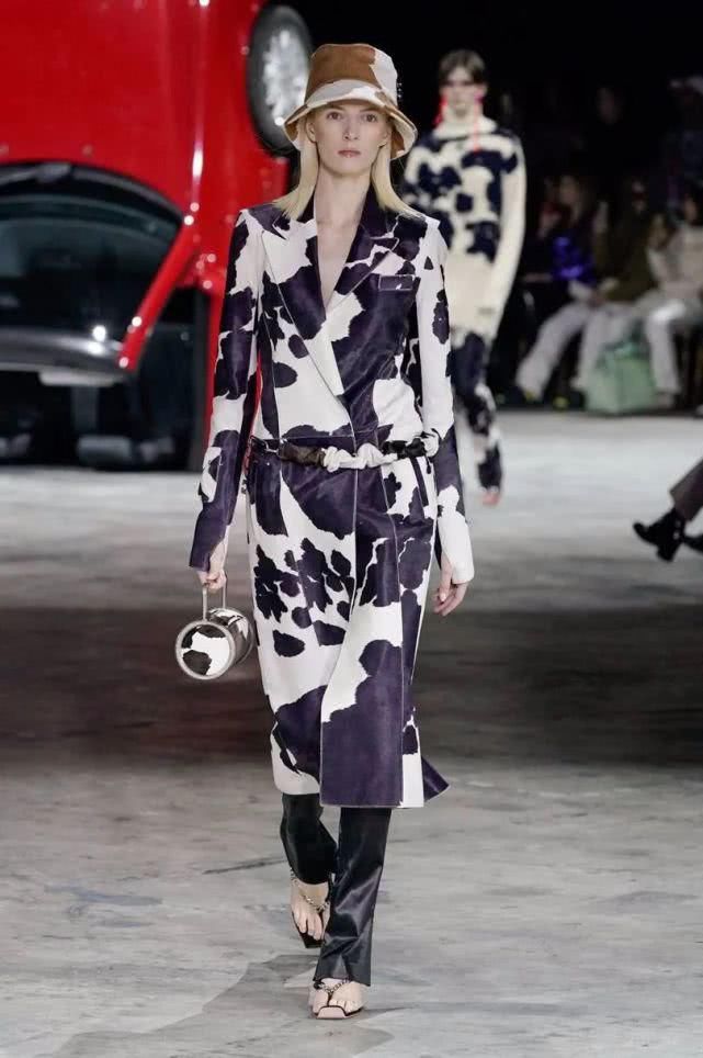  『Off』运动潮牌也可以很时髦丨Off-White 2020 秋冬系列