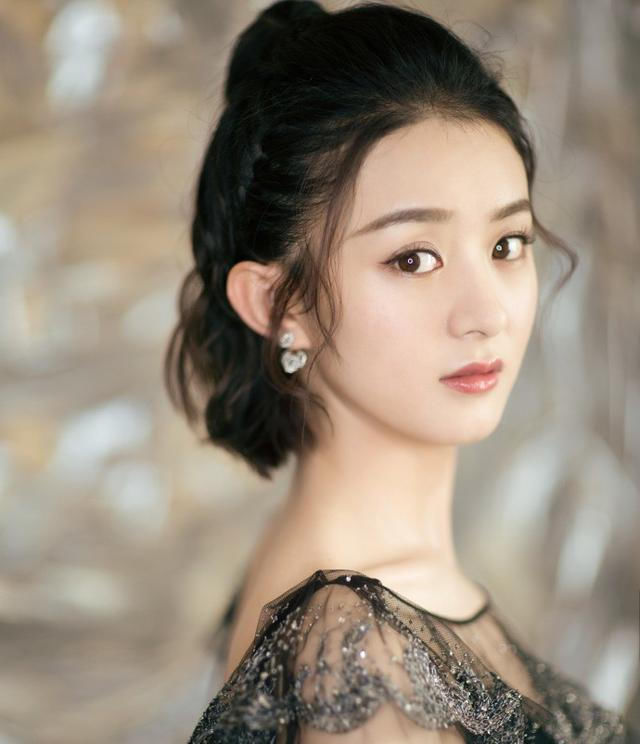 「脸上」脸上有这3处“特征”的女人,并不适合散发披发,露出五官更女神