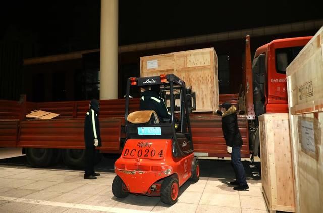  运抵：跨越3500公里 哈铁34小时将N95口罩生产线运抵哈尔滨