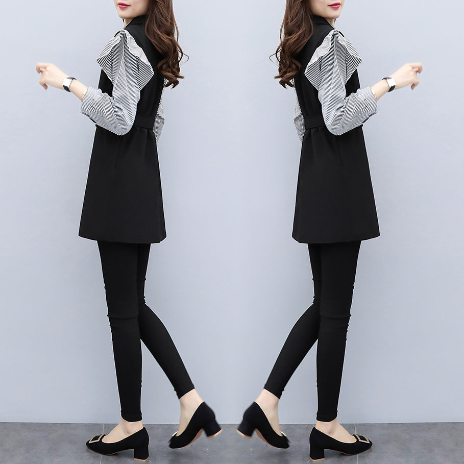 40+女人，9月一定穿这“马甲套装”，配高跟鞋，美的很出众