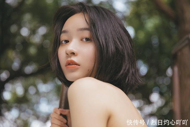 坏男人这2个骚气的撩妹技巧,撩的女生一脸娇羞说“你好坏”