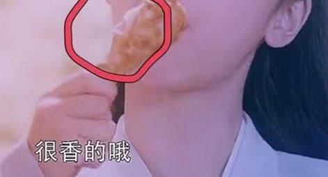 杨紫也开始学Angelebaby假吃了，看到这两图网友们无话可说