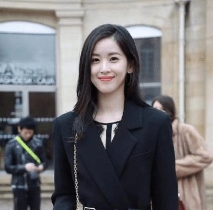 章泽天:刘强东远赴英国与章泽天过情人节,但男方却把股权做了转移