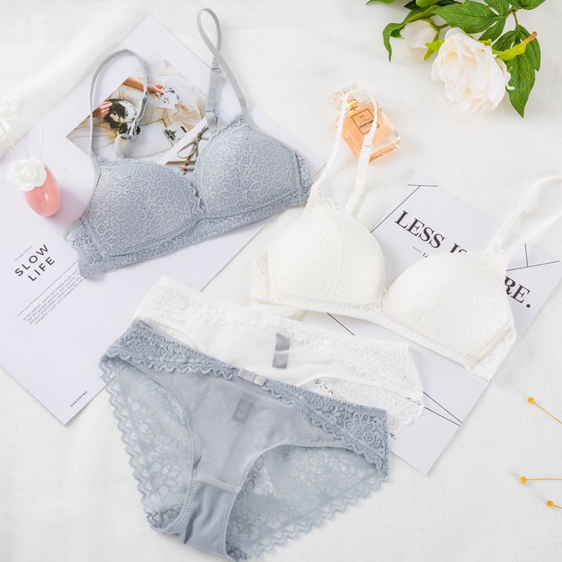 都说女人穿蕾丝三角裤风韵犹存，我试了试，确实性感吸睛