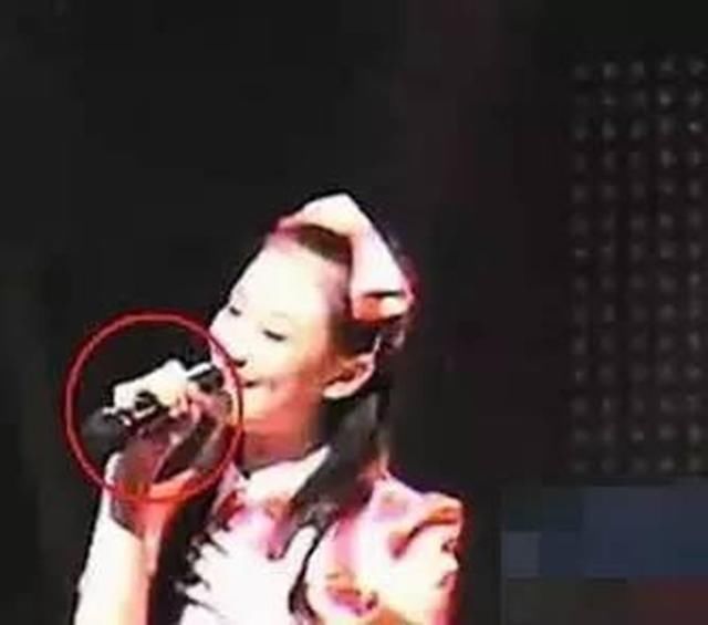 假唱假摔见怪不怪，揭秘娱乐圈的"造假"事件!就连票房