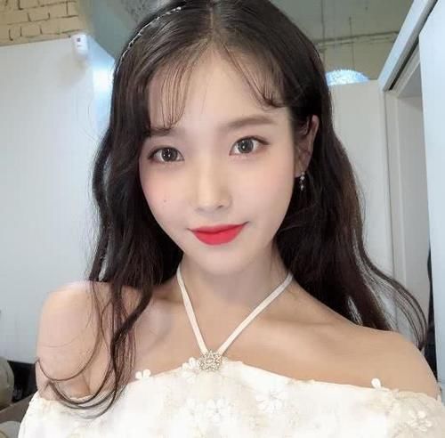  显眼：明星网红都离不开的最爱用美瞳色系！不用画眼妆就显眼大！