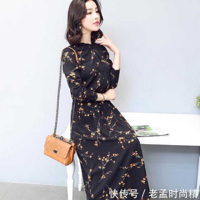  『时尚条纹初』时尚穿搭：女人一定穿连衣裙才性感可爱，奔三的女人穿上气质脱俗减龄又遮肉！