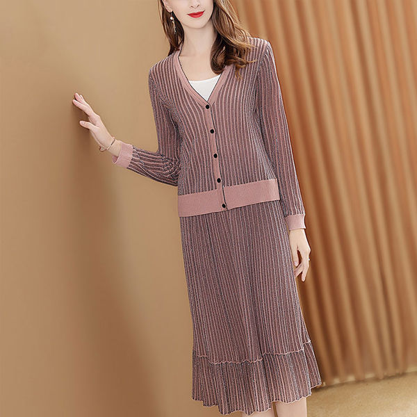 入秋，就穿这秋裙，比旗袍时尚，比香风裙美嫩，让70后女人更美